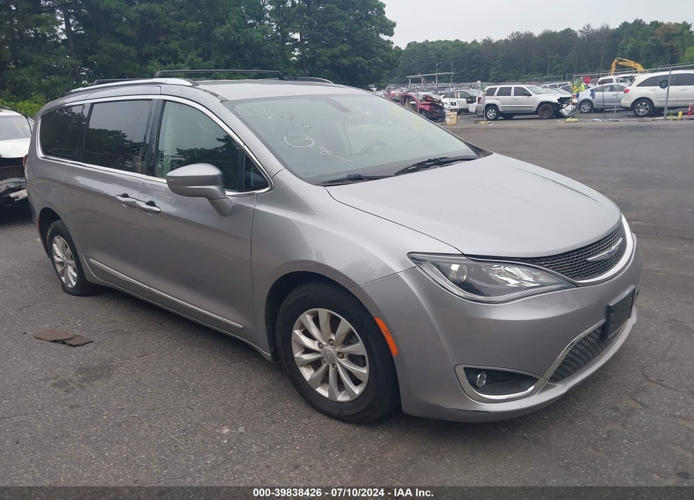 2018 CHRYSLER PACIFICA TOURING L VIN: 2C4RC1BGXJR365680
