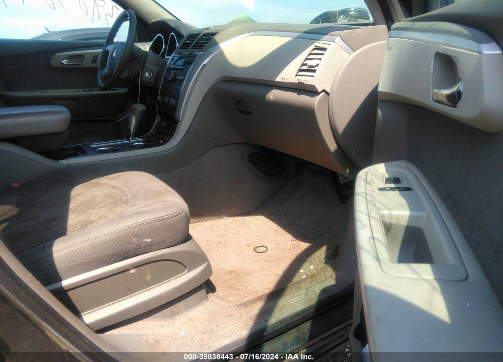 2011 CHEVROLET TRAVERSE LS VIN: 1GNKVEED7BJ274965