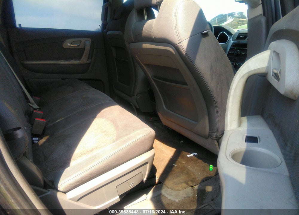 2011 CHEVROLET TRAVERSE LS VIN: 1GNKVEED7BJ274965