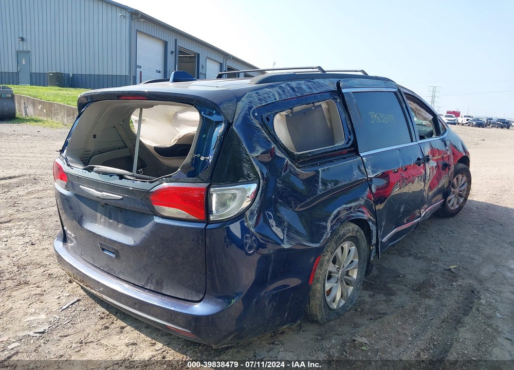 2017 CHRYSLER PACIFICA TOURING L VIN: 2C4RC1BG7HR705944