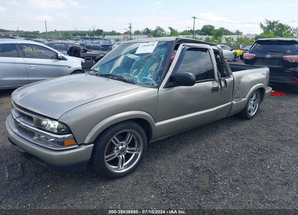 2001 CHEVROLET S-10 LS VIN: 1GCCS195418128689