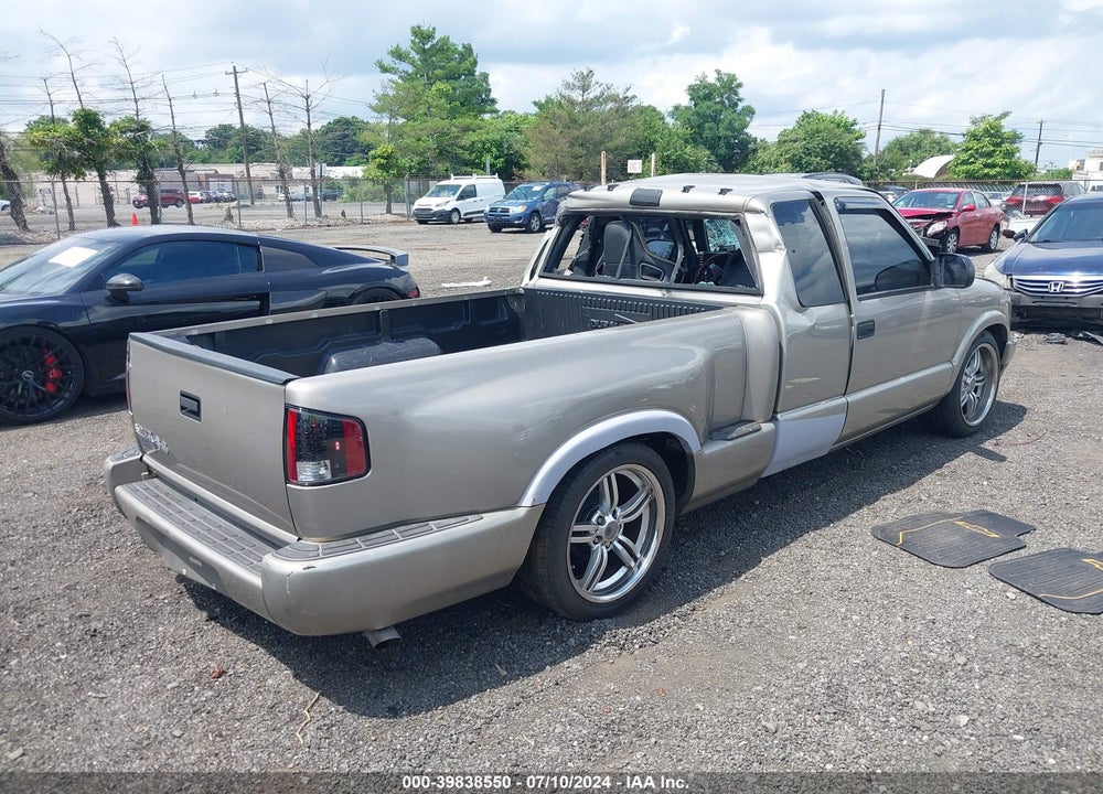 2001 CHEVROLET S-10 LS VIN: 1GCCS195418128689