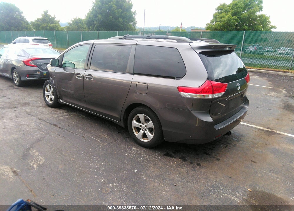 2013 TOYOTA SIENNA LE V6 8 PASSENGER VIN: 5TDKK3DC9DS317934