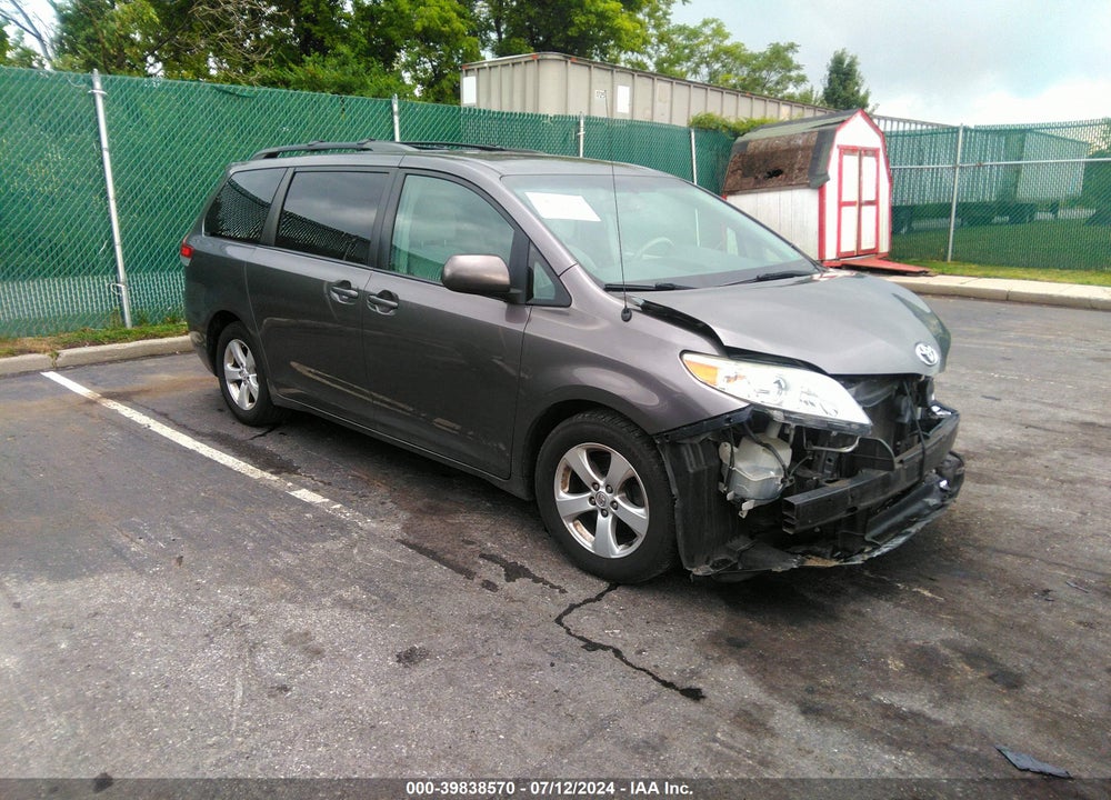 2013 TOYOTA SIENNA LE V6 8 PASSENGER VIN: 5TDKK3DC9DS317934