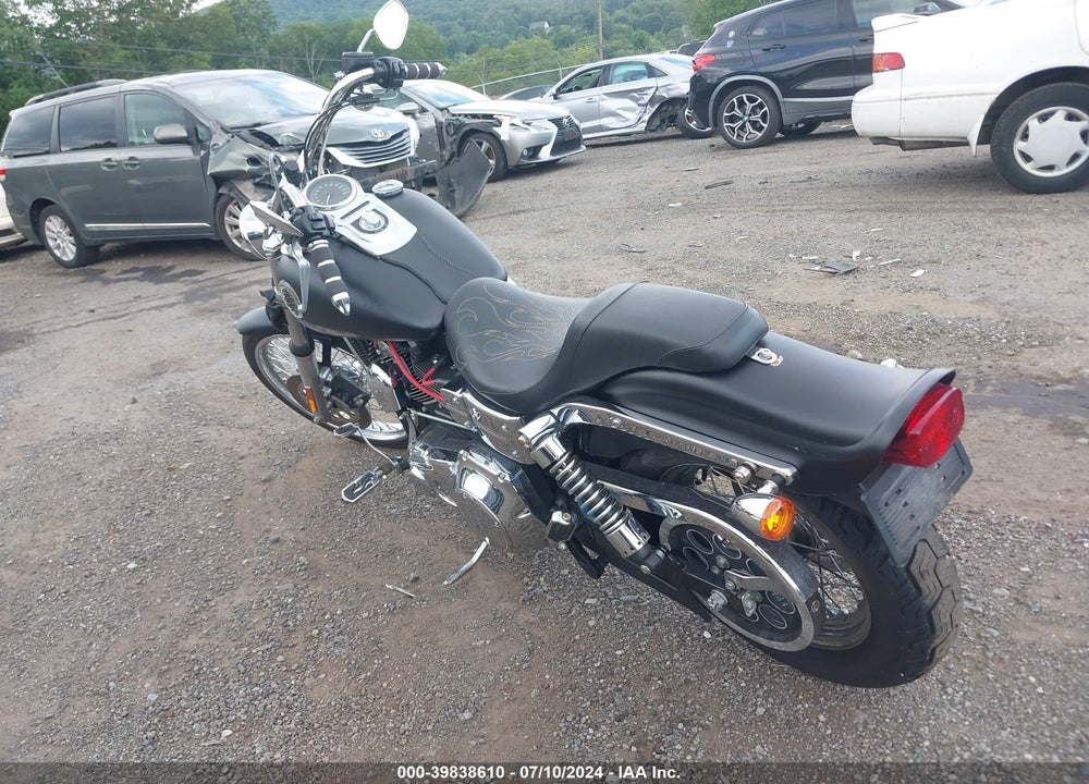 2005 HARLEY-DAVIDSON FXDWGI VIN: 1HD1GPW1X5K330344