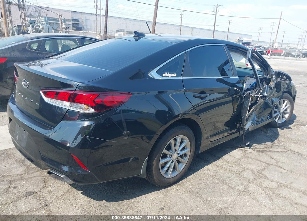 2018 HYUNDAI SONATA VIN: 5NPE24AF1JH678304