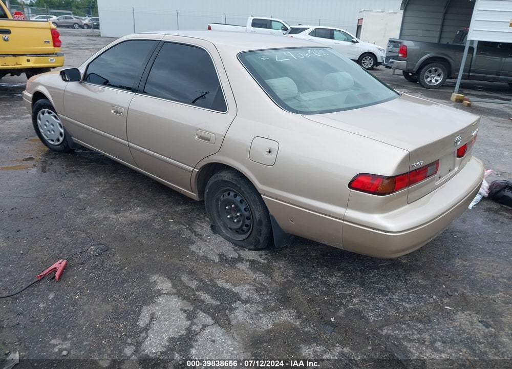 1999 TOYOTA CAMRY LE VIN: JT2BG28K4X0345220