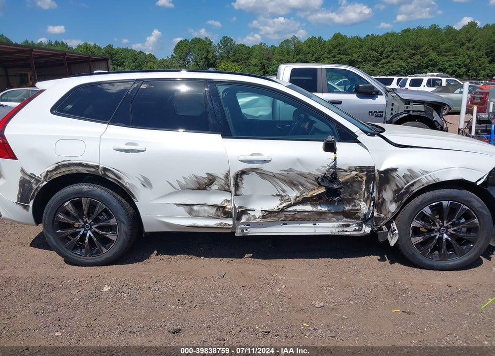 2024 VOLVO XC60 B5 PLUS DARK THEME VIN: YV4L12RL9R1775582
