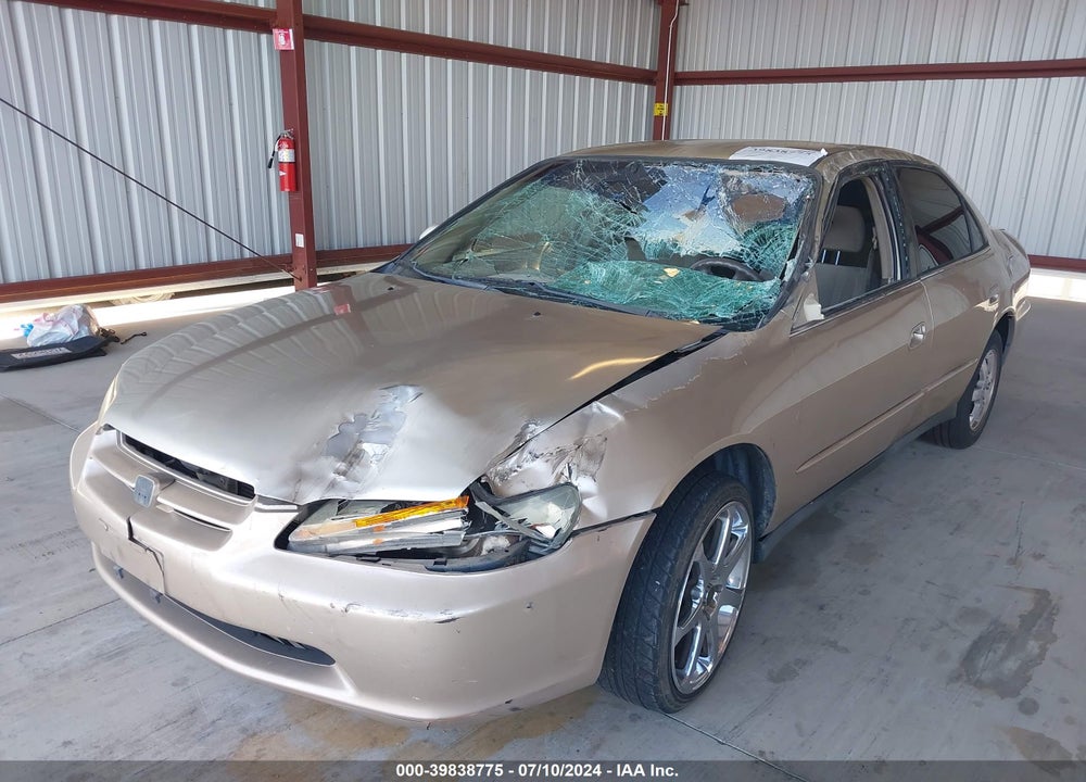 2000 HONDA ACCORD 2.3 SE VIN: JHMCG6691YC016573