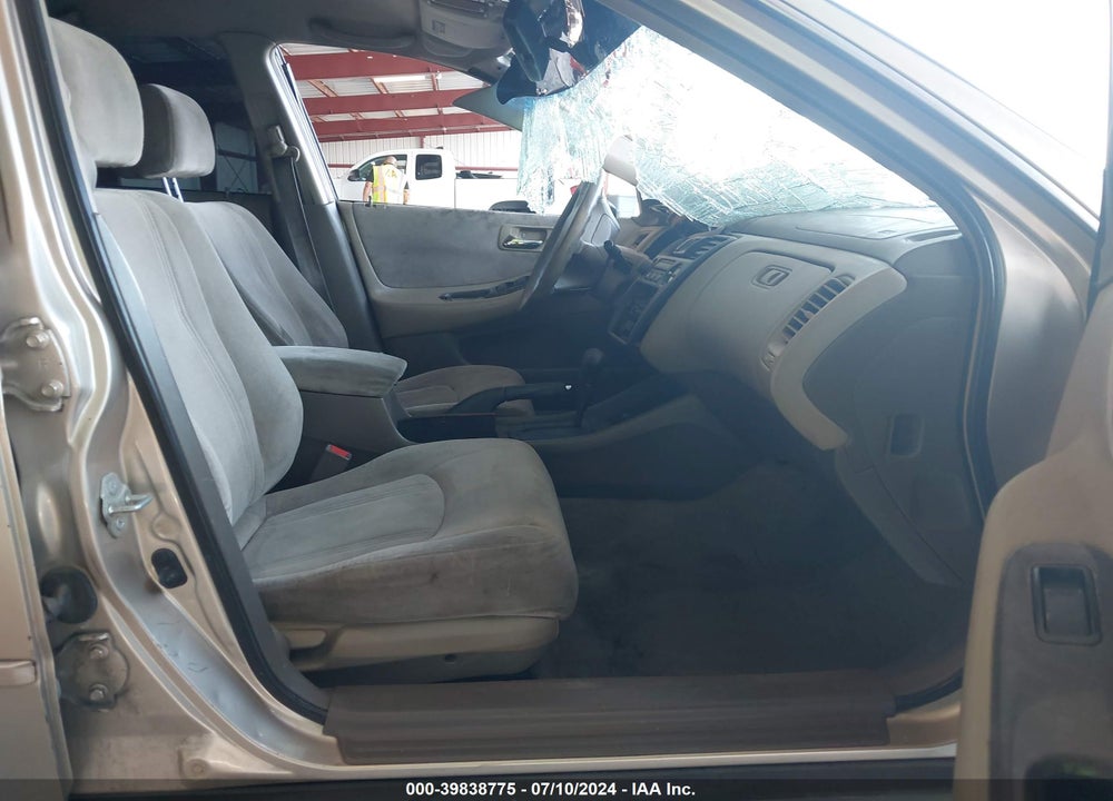 2000 HONDA ACCORD 2.3 SE VIN: JHMCG6691YC016573