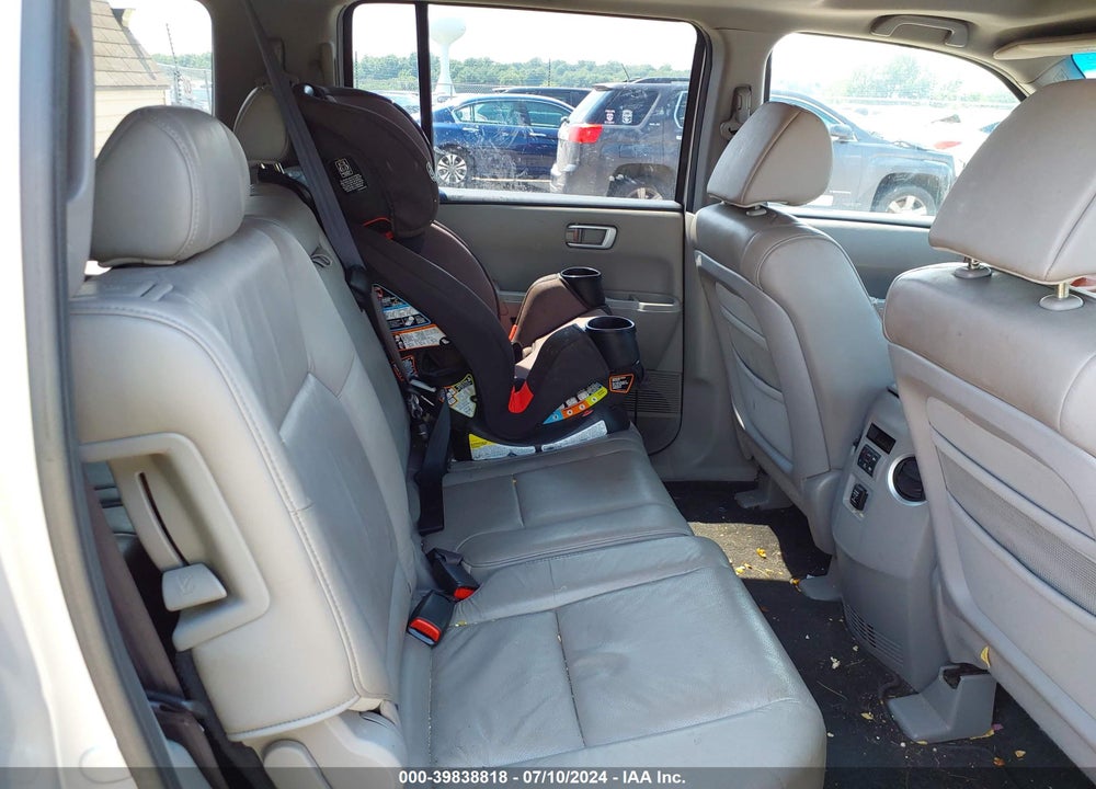 2010 HONDA PILOT EX-L VIN: 5FNYF4H57AB012044