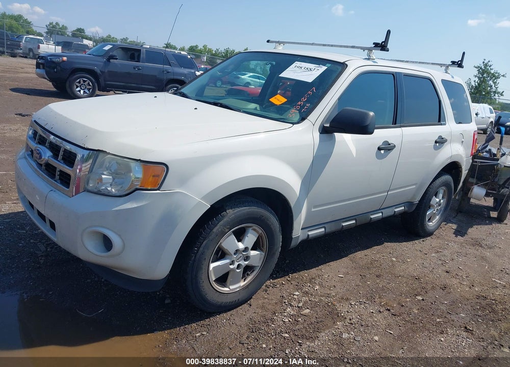 2010 FORD ESCAPE XLS VIN: 1FMCU0C76AKC27625