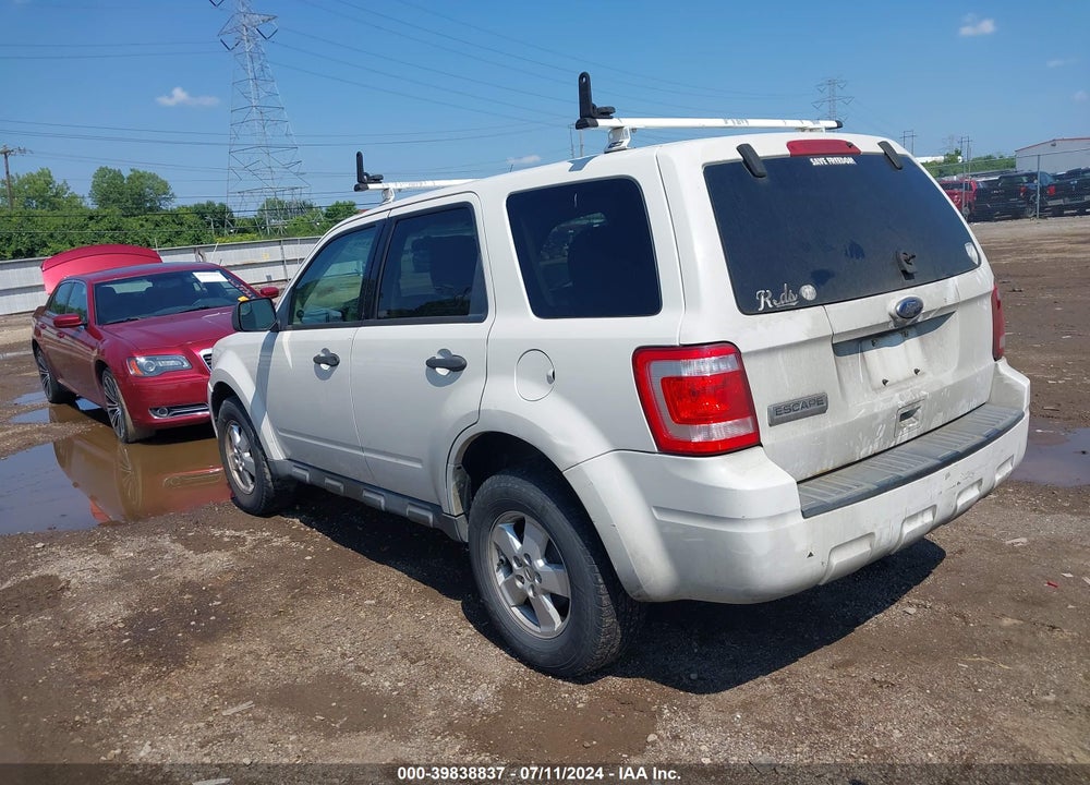 2010 FORD ESCAPE XLS VIN: 1FMCU0C76AKC27625