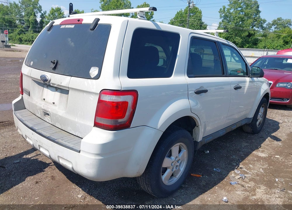 2010 FORD ESCAPE XLS VIN: 1FMCU0C76AKC27625