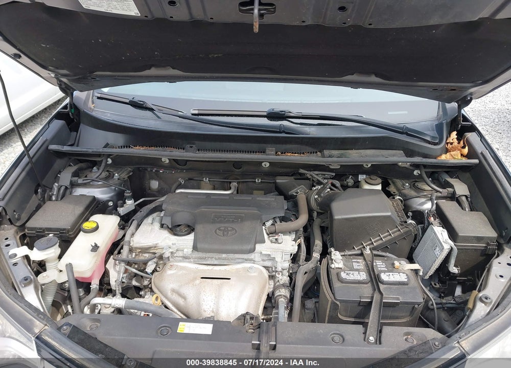 2016 TOYOTA RAV4 XLE VIN: 2T3RFREV1GW464631
