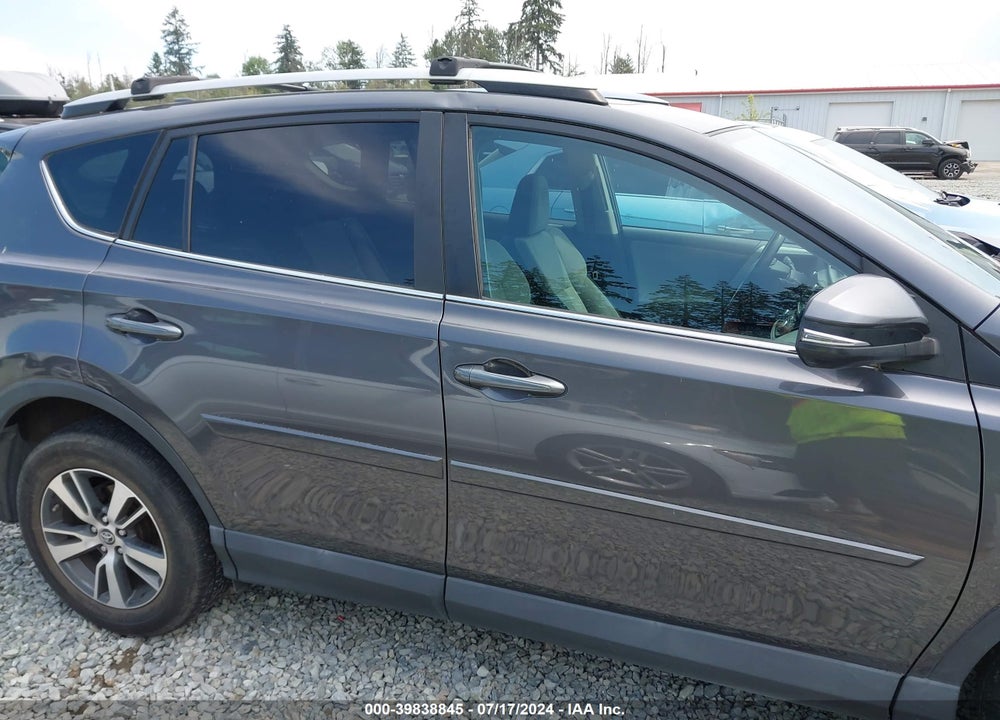 2016 TOYOTA RAV4 XLE VIN: 2T3RFREV1GW464631