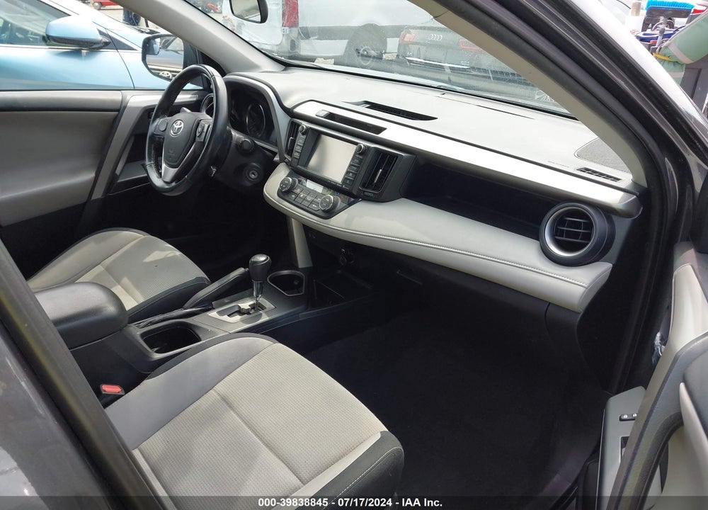 2016 TOYOTA RAV4 XLE VIN: 2T3RFREV1GW464631