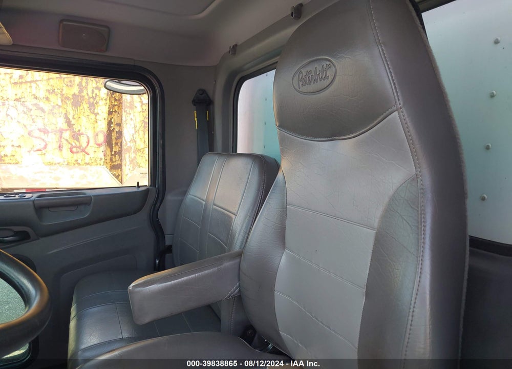 2015 PETERBILT 337 VIN: 2NP2HM6X9FM265940