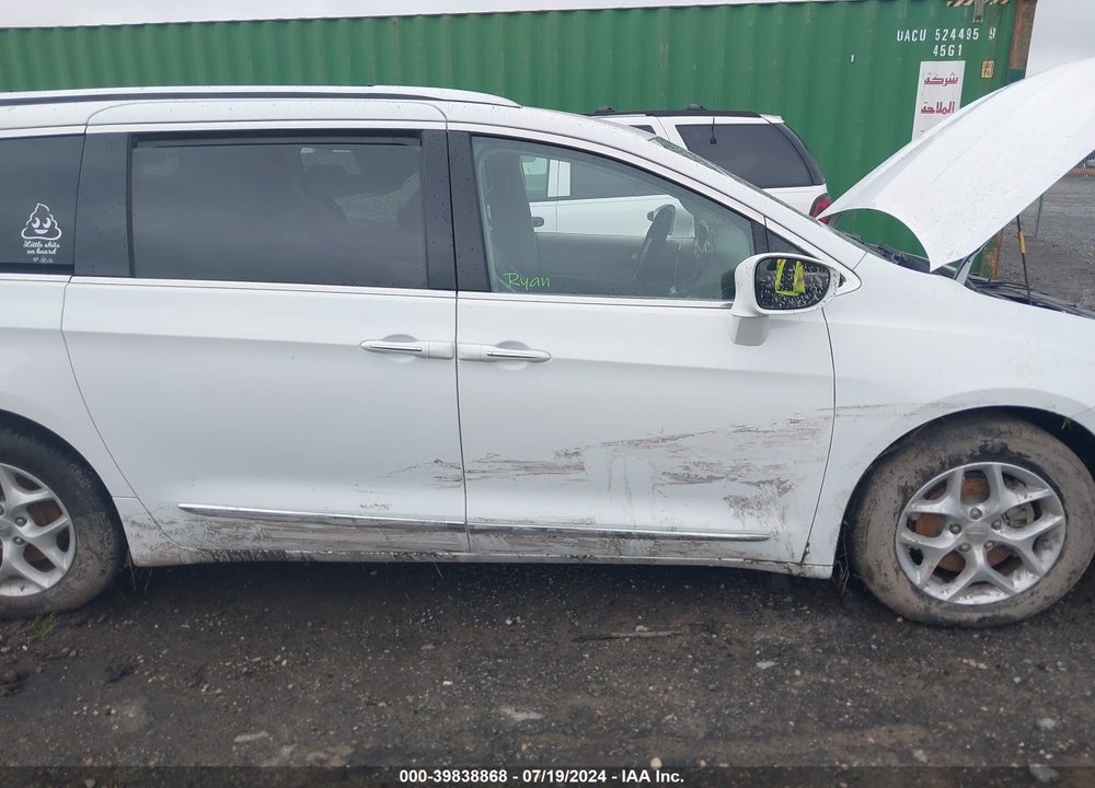 2018 CHRYSLER PACIFICA TOURING L PLUS VIN: 2C4RC1EG4JR111507
