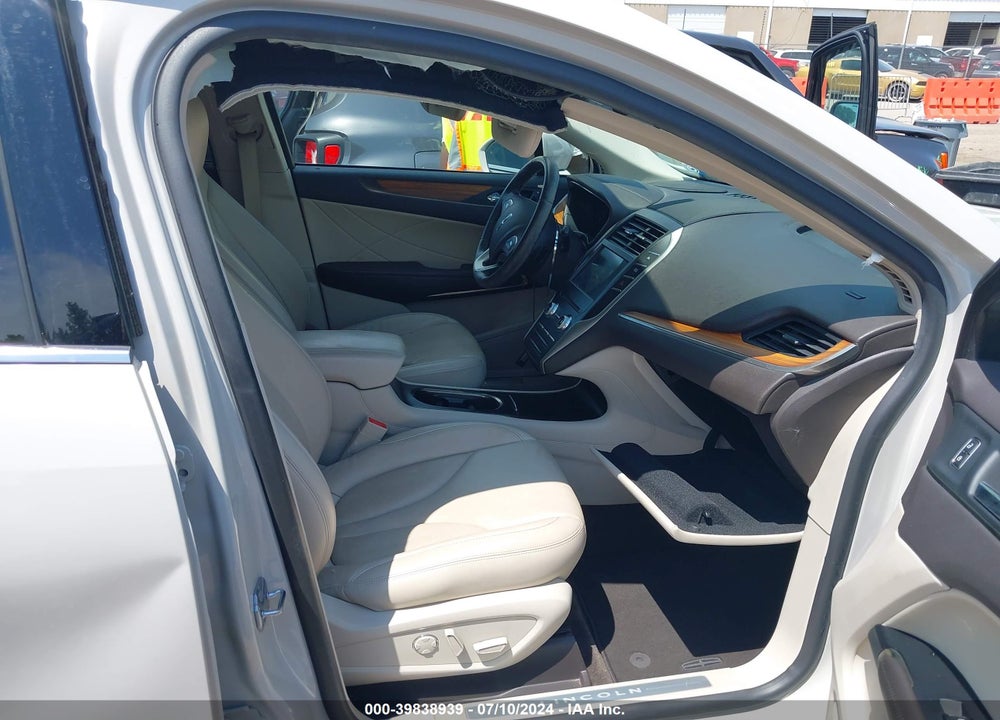 2019 LINCOLN MKC SELECT VIN: 5LMCJ2C98KUL03872