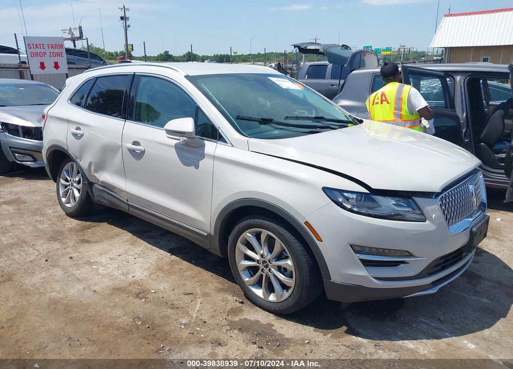 2019 LINCOLN MKC SELECT VIN: 5LMCJ2C98KUL03872