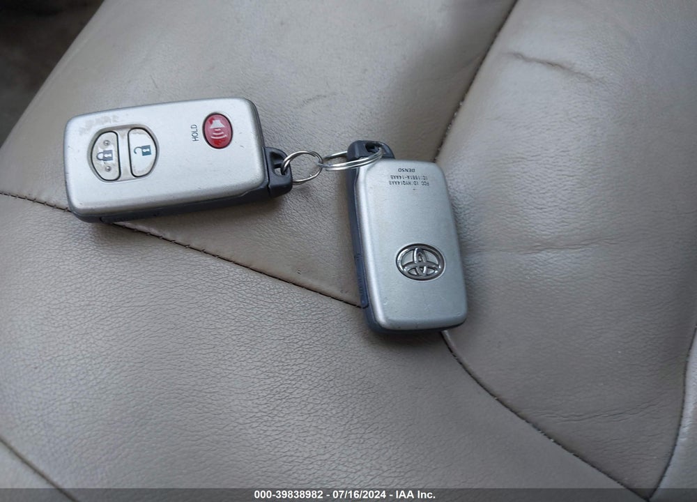 2008 TOYOTA LAND CRUISER V8 VIN: JTMHY05JX85002561