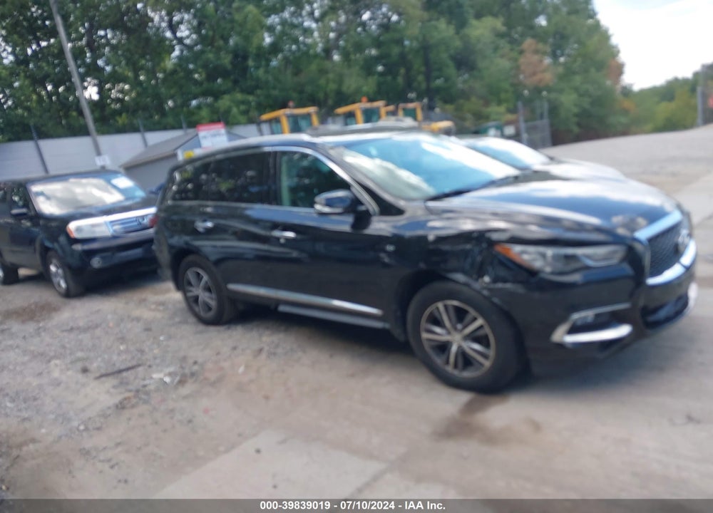 2017 INFINITI QX60 VIN: 5N1DL0MMXHC556831