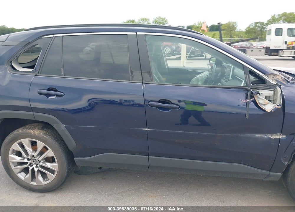 2019 TOYOTA RAV4 XLE PREMIUM VIN: 2T3C1RFV6KW029776