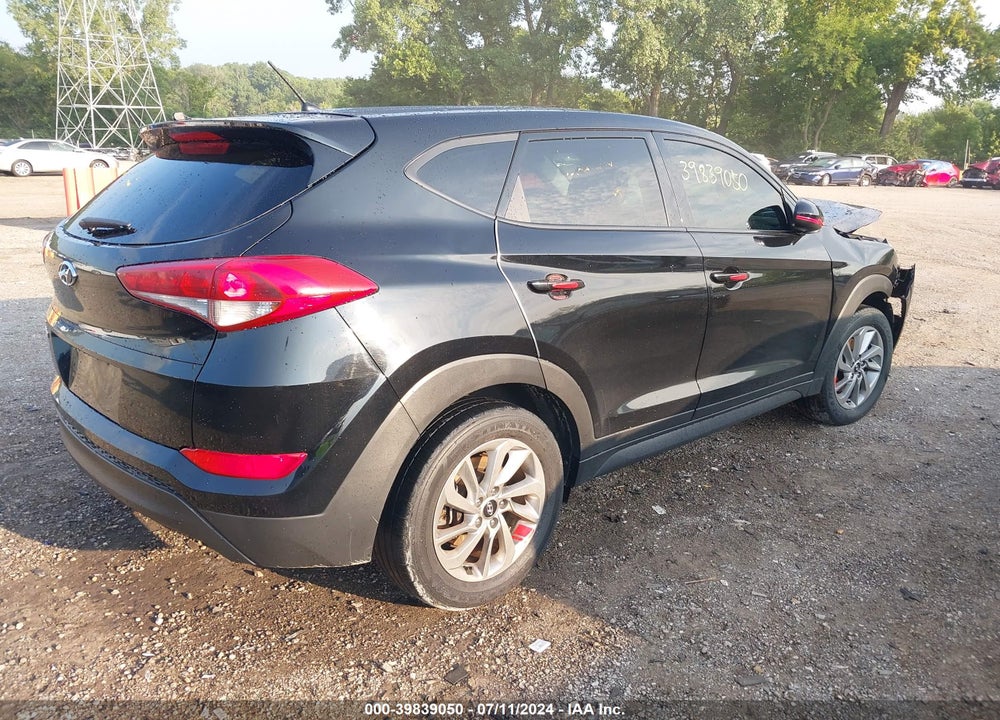 2018 HYUNDAI TUCSON SE VIN: KM8J23A44JU633009