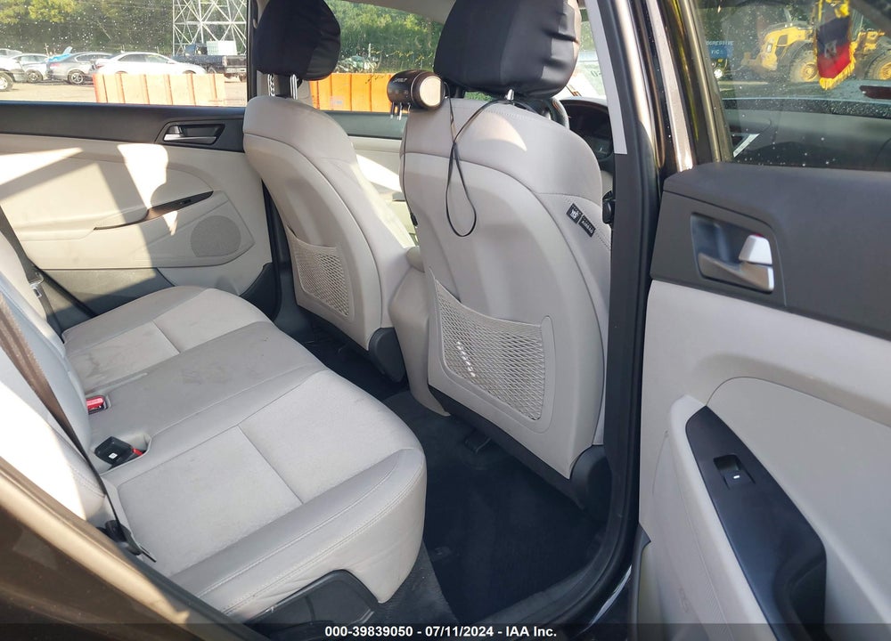 2018 HYUNDAI TUCSON SE VIN: KM8J23A44JU633009