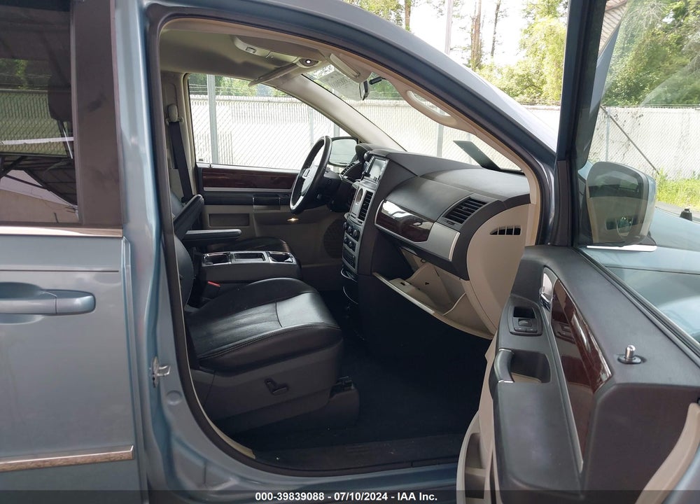 2010 CHRYSLER TOWN & COUNTRY TOURING PLUS VIN: 2A4RR8D16AR495675