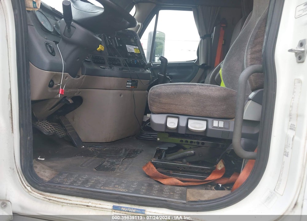 2016 FREIGHTLINER CASCADIA 125 VIN: 3AKJGLD51GSHC0225
