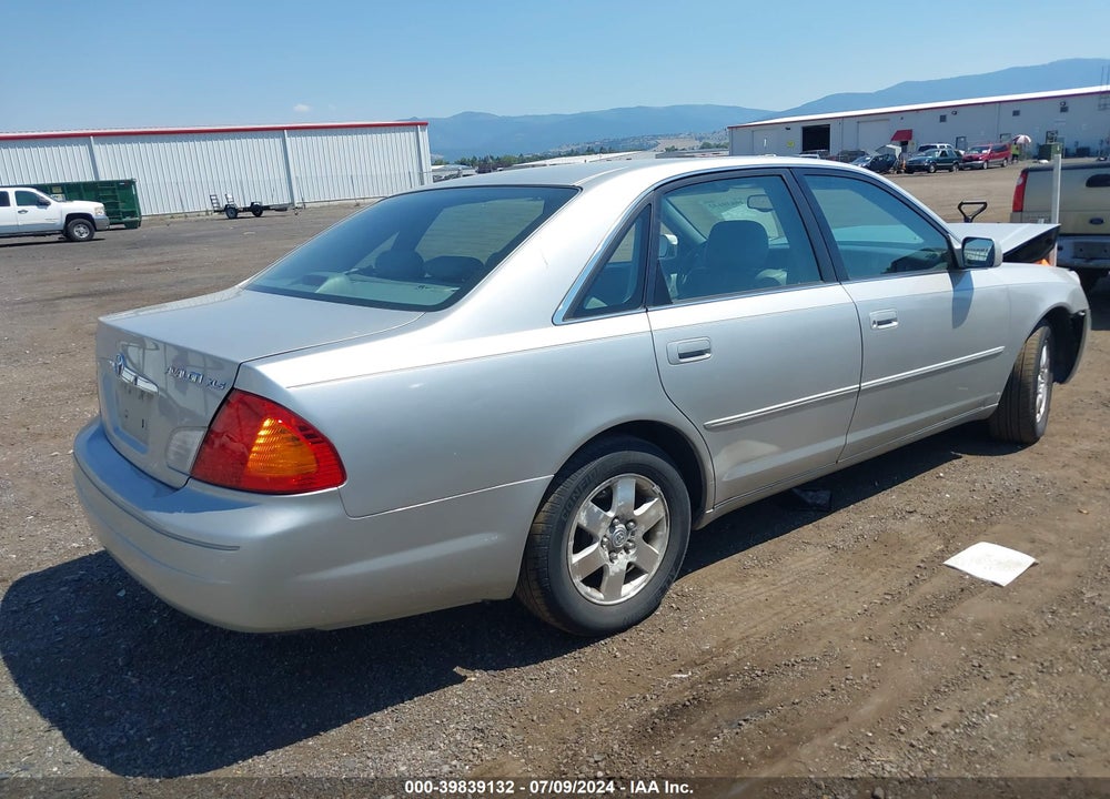 2001 TOYOTA AVALON XL VIN: 4T1BF28B11U178871