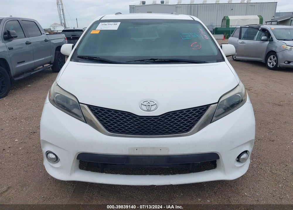 2017 TOYOTA SIENNA SE 8 PASSENGER VIN: 5TDXZ3DC8HS827960