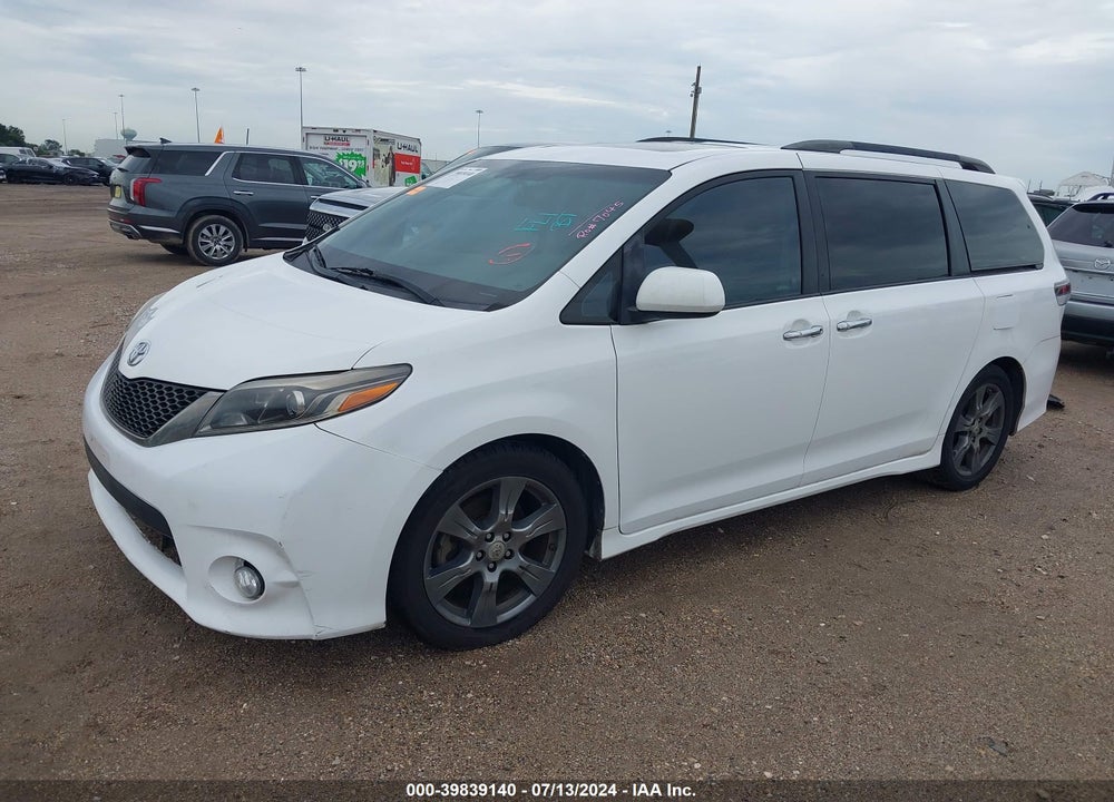 2017 TOYOTA SIENNA SE 8 PASSENGER VIN: 5TDXZ3DC8HS827960