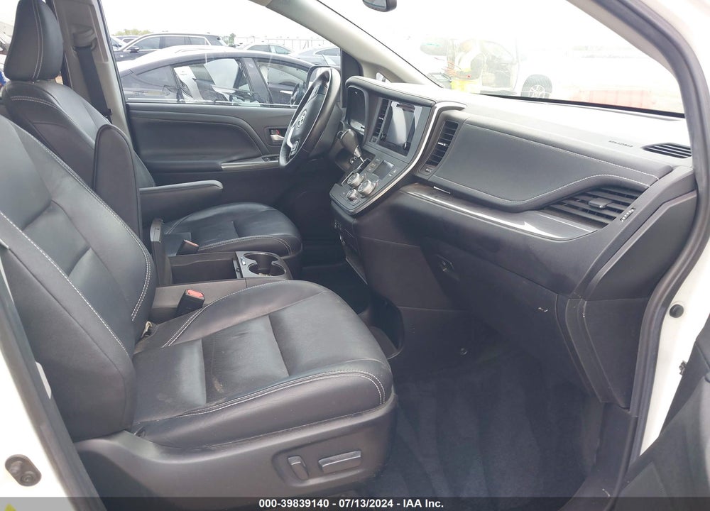 2017 TOYOTA SIENNA SE 8 PASSENGER VIN: 5TDXZ3DC8HS827960