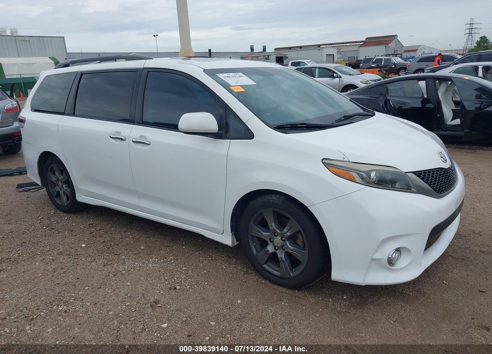 2017 TOYOTA SIENNA SE 8 PASSENGER VIN: 5TDXZ3DC8HS827960