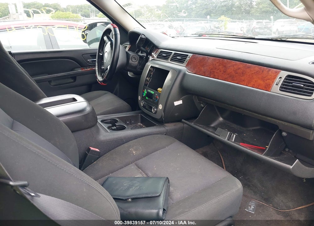 2011 GMC YUKON XL 1500 SLE VIN: 1GKS2HE3XBR211357