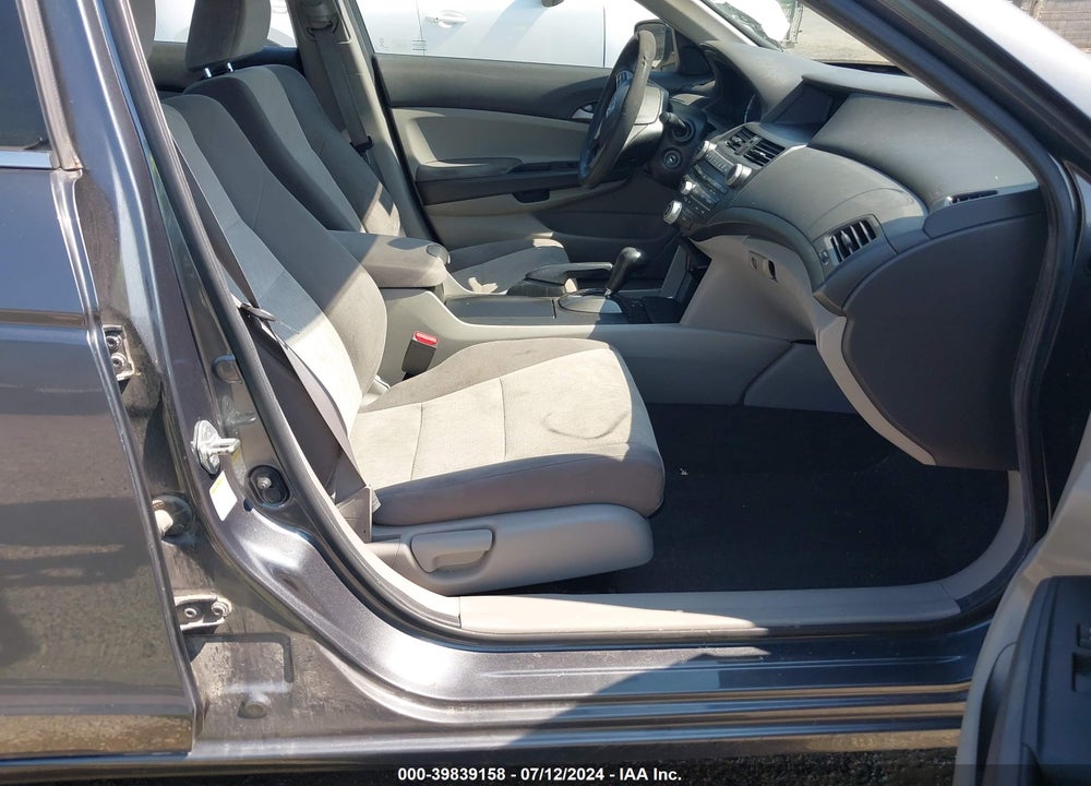 2010 HONDA ACCORD 2.4 LX VIN: 1HGCP2F33AA120622