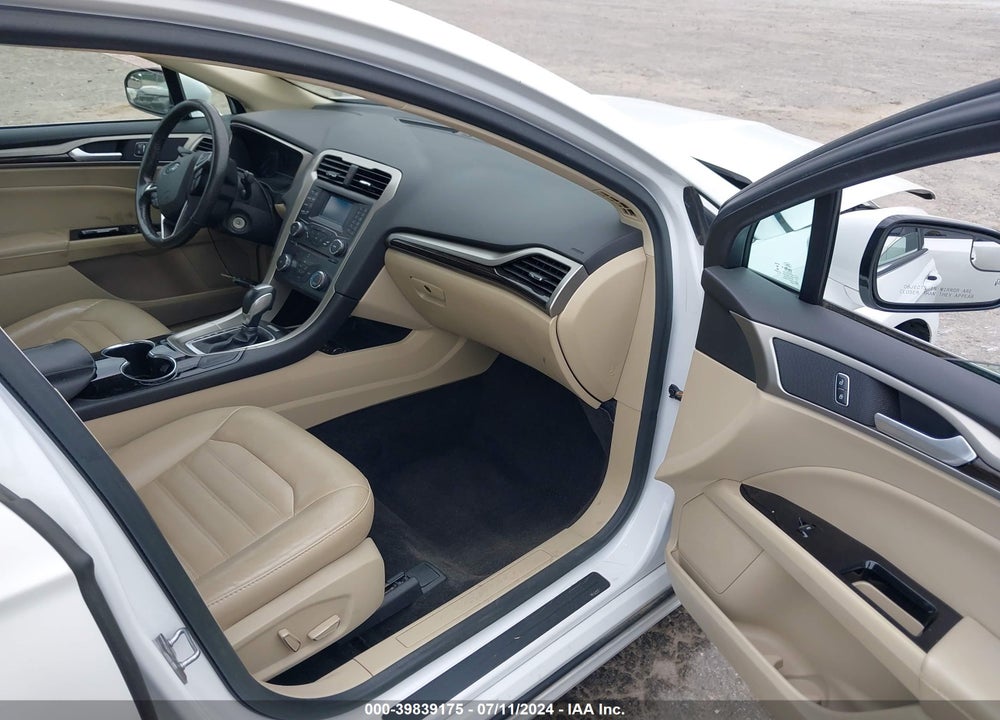 2015 FORD FUSION SE VIN: 3FA6P0HD3FR138465