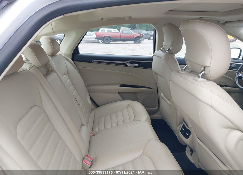 2015 FORD FUSION SE VIN: 3FA6P0HD3FR138465
