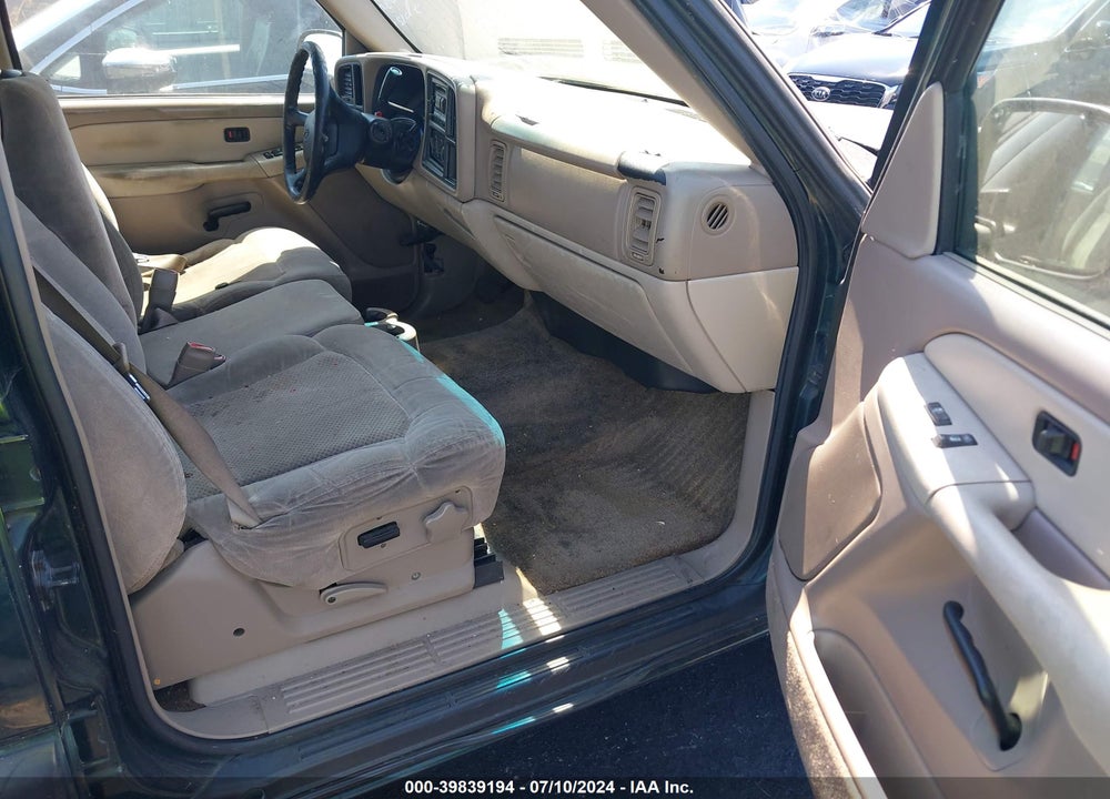 2001 CHEVROLET SUBURBAN 1500 LS VIN: 3GNEC16T51G154244