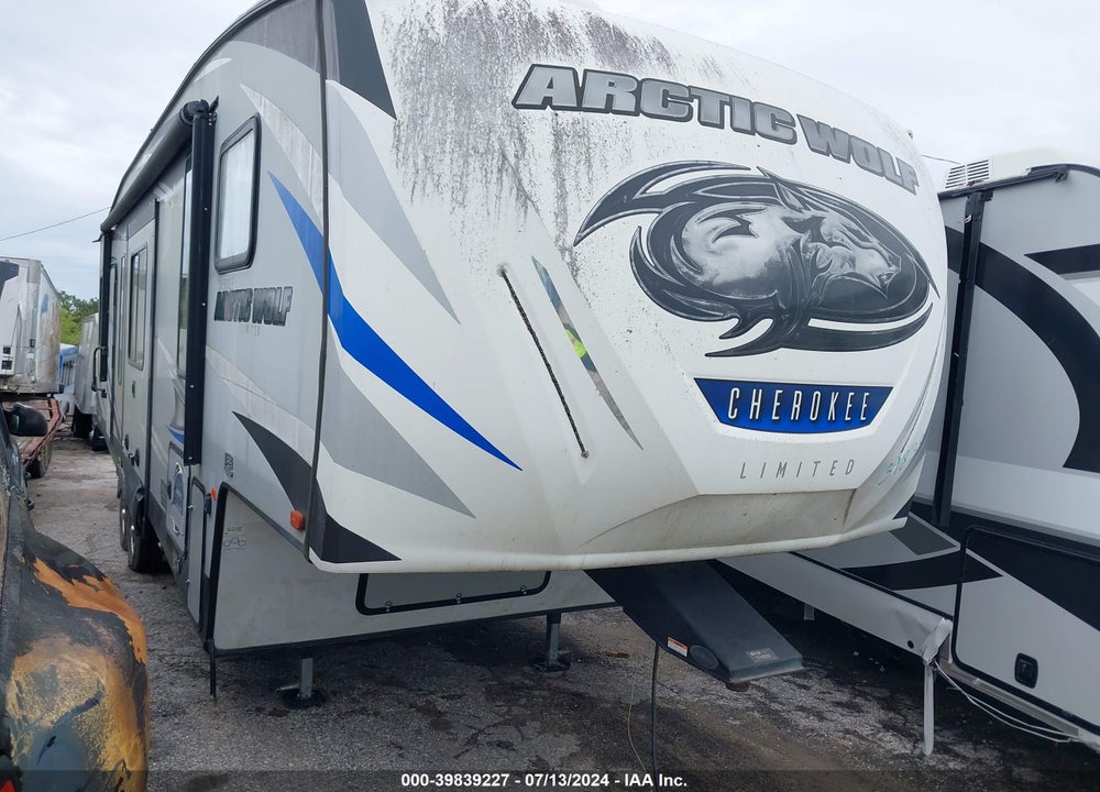 2019 FOREST RIVER CHEROKEE  ARCTIC WOLF M-305ML6 VIN: 5ZT3CKWB1K0703861