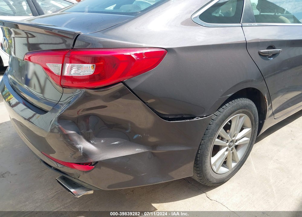 2015 HYUNDAI SONATA SE VIN: 5NPE24AF8FH059528
