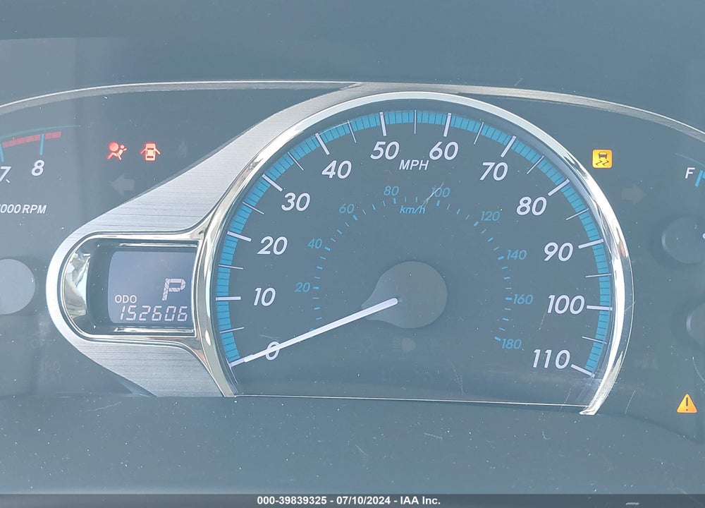 2013 TOYOTA SIENNA XLE V6 8 PASSENGER VIN: 5TDYK3DC6DS388972