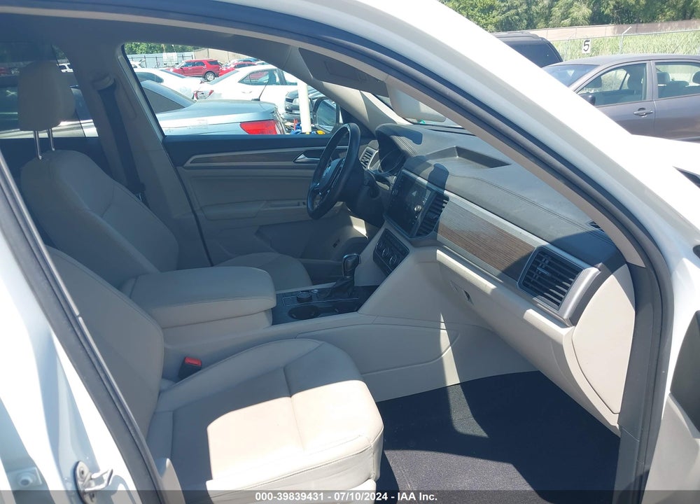 2019 VOLKSWAGEN ATLAS 3.6L V6 SE W/TECHNOLOGY R-LINE VIN: 1V2XR2CA6KC582304