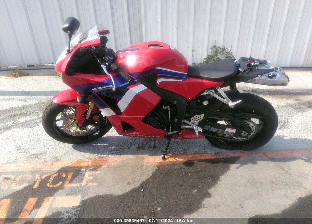 2024 HONDA CBR600 RR VIN: JH2PC40H2RK100032