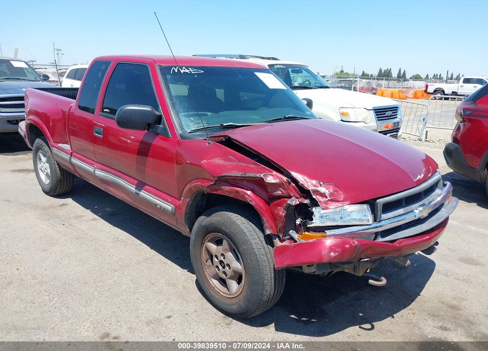2000 CHEVROLET S TRUCK S10 VIN: 1GCDT19W8Y8227942