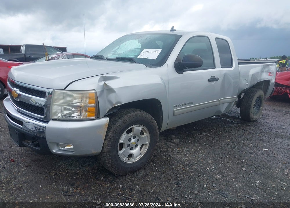 2011 CHEVROLET SILVERADO 1500 LT VIN: 1GCRCSE02BZ195021