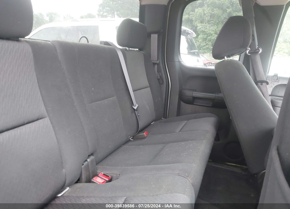 2011 CHEVROLET SILVERADO 1500 LT VIN: 1GCRCSE02BZ195021